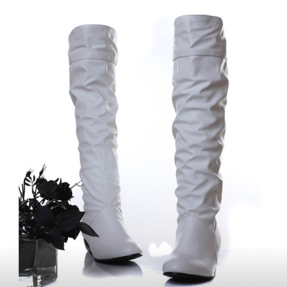 Boots - Picture 3 of 7